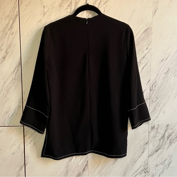 3/$60 Zara Pearl Shoulder Buttons Boxy Step Hem Black Blouse SZ XS - Picture 4 of 5